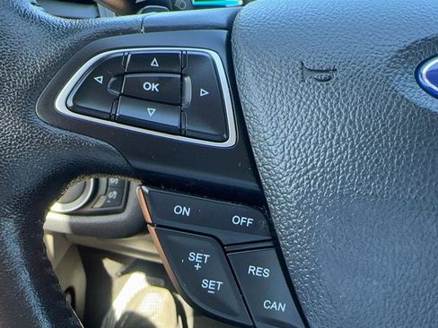 Used 2017 Ford Escape Titanium image 41