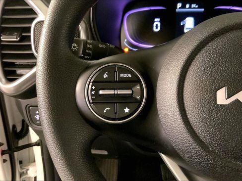Certified 2025 Kia Soul LX FWD image 18