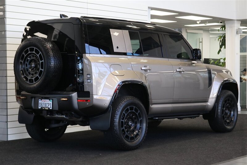 Used 2025 Land Rover Defender 110 AWD/4WD image 7