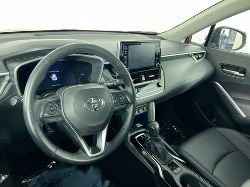 Used 2022 Toyota Corolla Cross XLE FWD image 27
