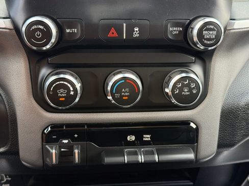 Used 2024 RAM 3500 Big Horn AWD/4WD image 16