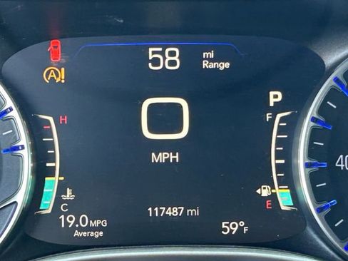 Used 2020 Chrysler Pacifica Touring-L Plus FWD image 22