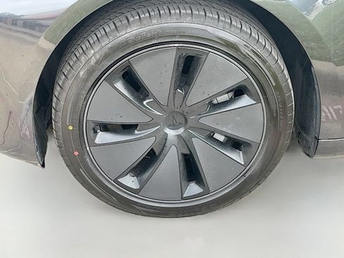 Used 2025 Tesla Model 3 Long Range RWD image 32