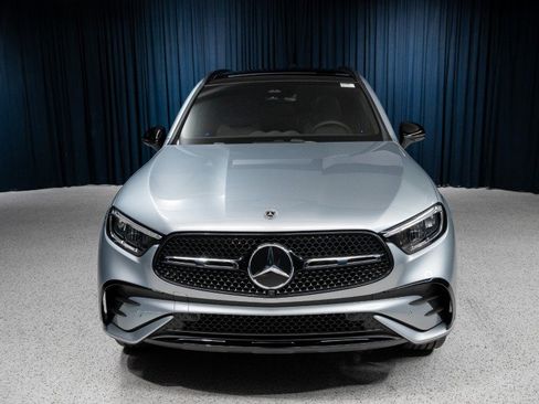 New 2026 Mercedes-Benz GLC 300 image 2
