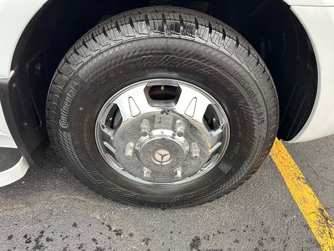 Used 2020 Mercedes-Benz Sprinter 3500 w/ Windows All Around Package image 41