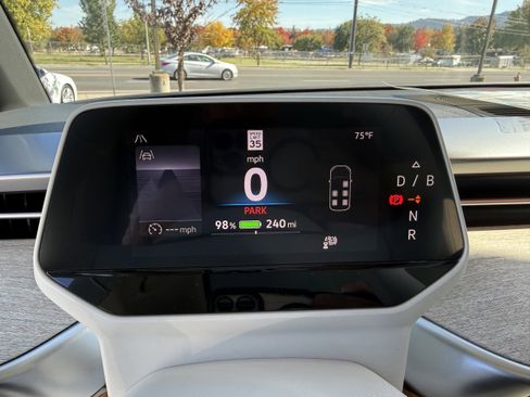 New 2025 Volkswagen ID. Buzz 1st Edition image 18