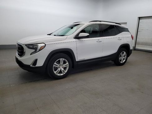 Used 2020 GMC Terrain SLE w/ Driver Convenience Package AWD/4WD image 2