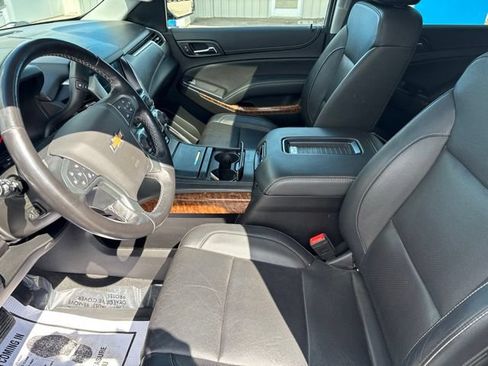 Used 2020 Chevrolet Suburban Premier AWD/4WD image 11