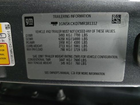 Used 2021 Chevrolet Suburban LT image 36