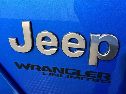 Used 2021 Jeep Wrangler Unlimited Sahara AWD/4WD image 31