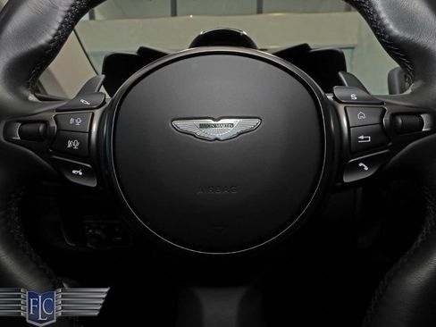 Used 2022 Aston Martin DBS Superleggera image 37