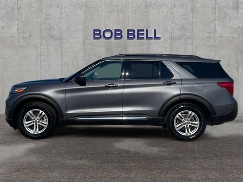 Certified 2022 Ford Explorer XLT w/ Equipment Group 202A AWD/4WD image 2