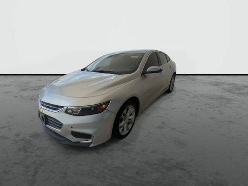 Used 2018 Chevrolet Malibu LT w/ Driver Confidence Package FWD image 4