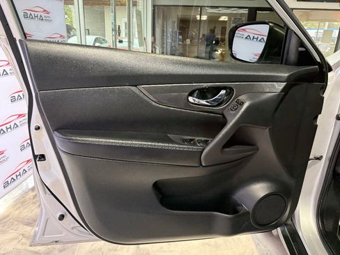 Used 2020 Nissan Rogue SV image 27