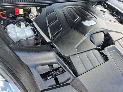 Used 2019 Porsche Cayenne AWD/4WD image 20