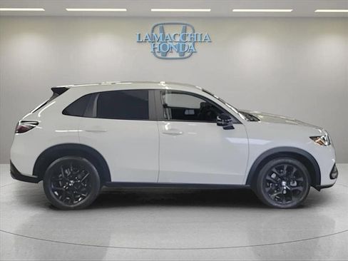 Used 2023 Honda HR-V Sport image 6