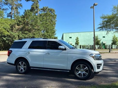 Used 2022 Ford Expedition Limited RWD image 2