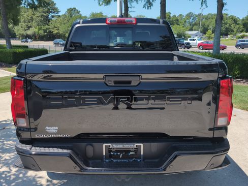 Used 2025 Chevrolet Colorado W/T AWD/4WD image 9