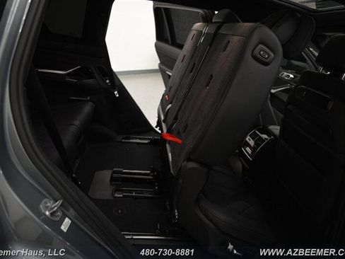 Used 2023 BMW X7 M60i w/ Climate Comfort Package image 27
