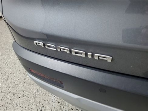 Used 2020 GMC Acadia SLE w/ Driver Convenience Package image 5