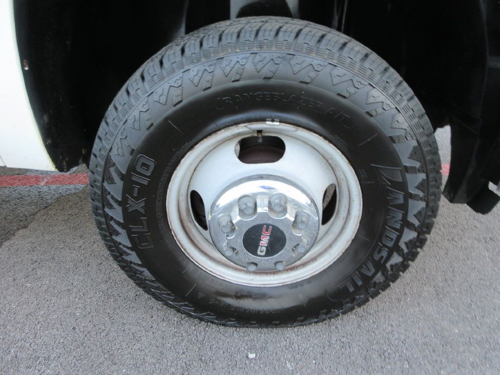 Used 2007 GMC Sierra 3500 SLE AWD/4WD image 9