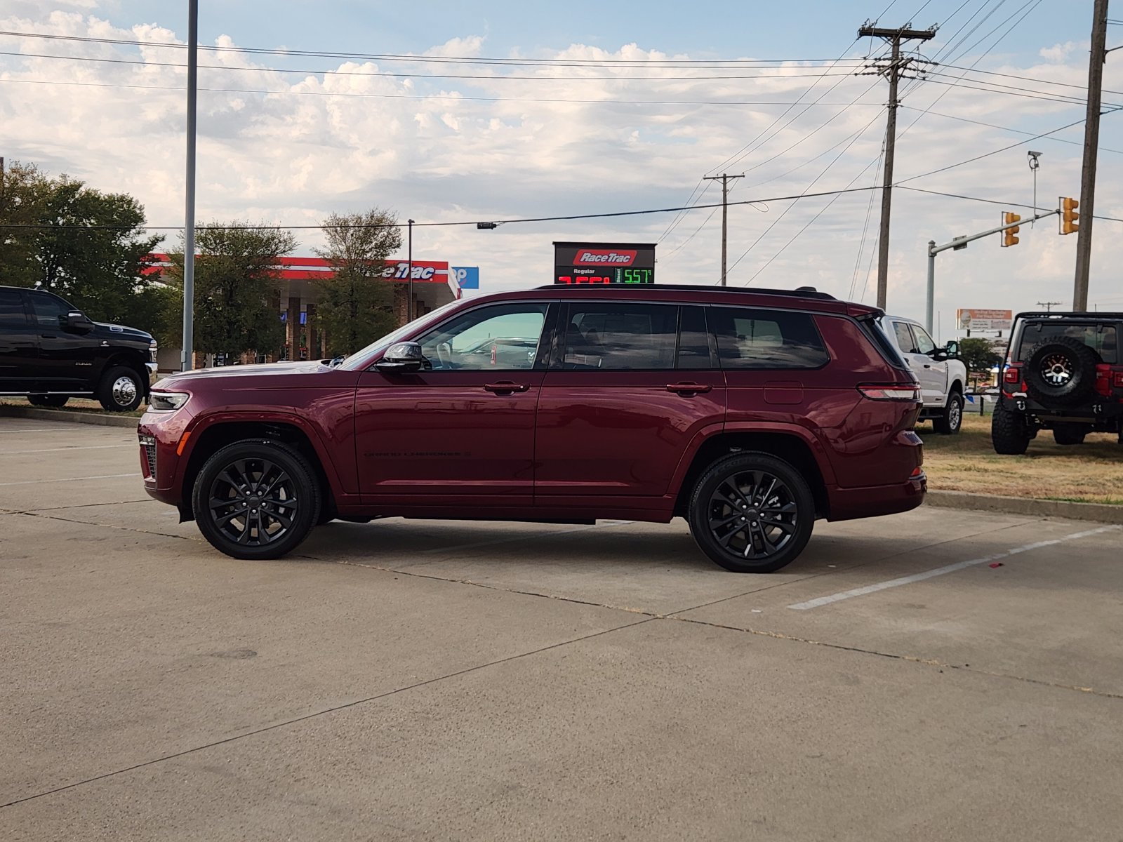 Used 2026 Jeep Grand Cherokee L Limited AWD/4WD image 3