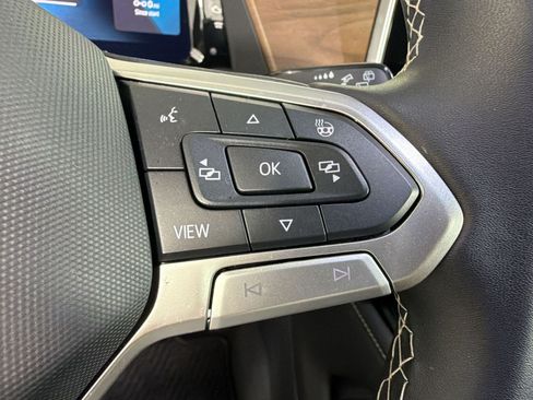 Used 2026 Volkswagen Atlas SE w/ Black Wheel Package FWD image 17