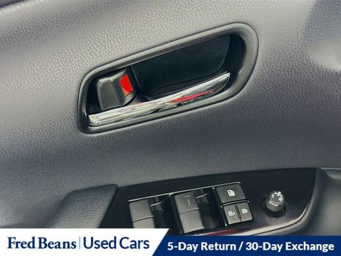 Used 2022 Toyota Prius Prime LE image 18