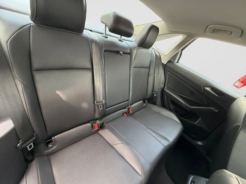 Used 2019 Volkswagen Jetta SE FWD image 18