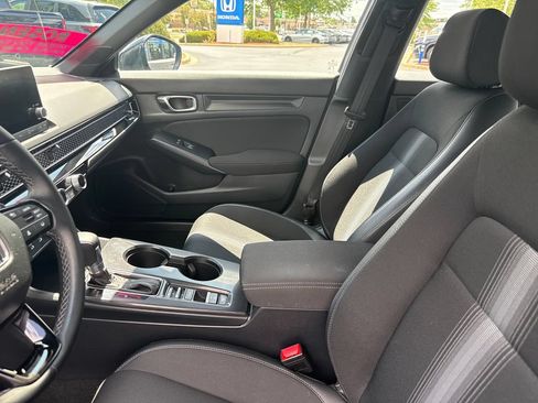 Used 2025 Honda Civic Sport image 13