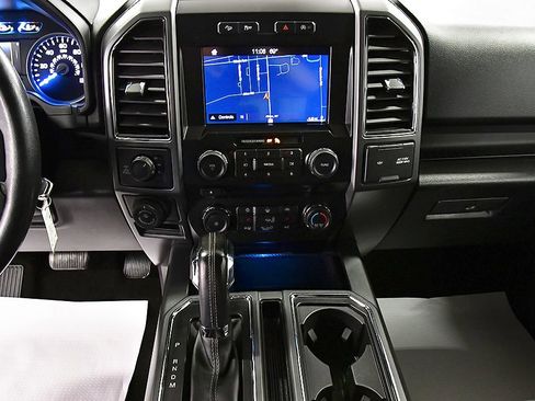 Used 2018 Ford F150 XLT w/ Equipment Group 302A Luxury AWD/4WD image 27