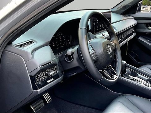 Used 2025 Honda Accord Sport image 19