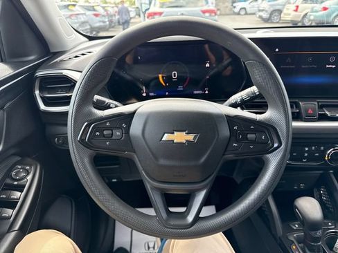 Used 2024 Chevrolet TrailBlazer LS w/ LS Convenience Package FWD image 14