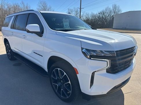 Used 2023 Chevrolet Suburban RST w/ Luxury Package image 9