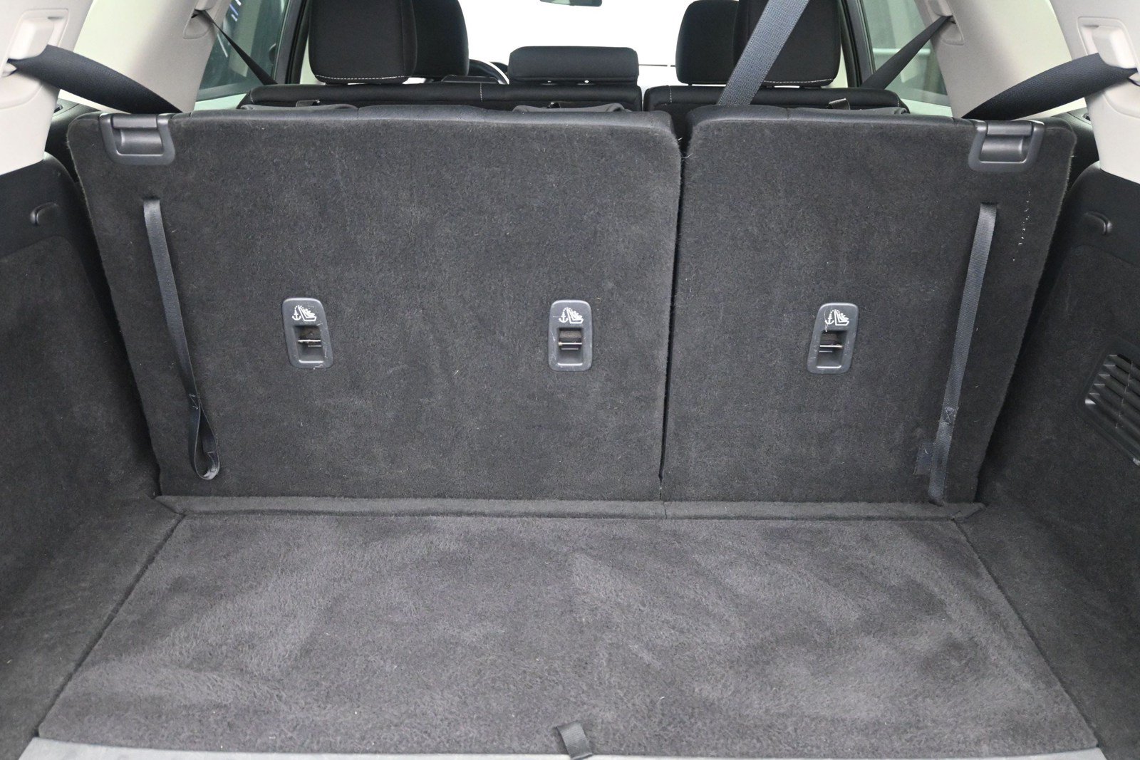 Used 2024 Nissan Pathfinder SV FWD image 16
