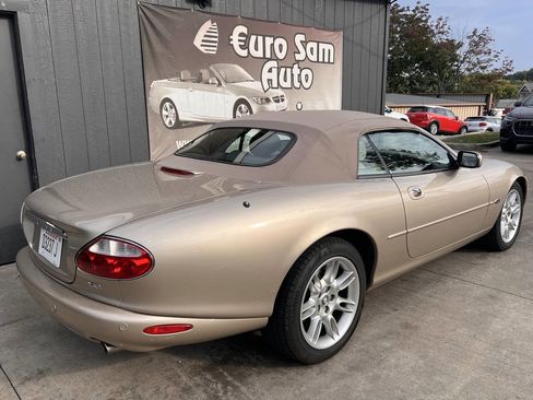 Used 2002 Jaguar XK8 XK8 2dr Convertible image 11