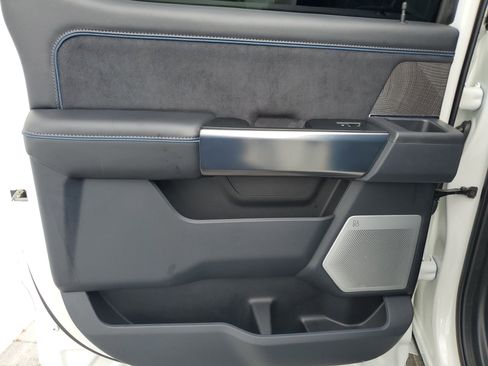 Used 2025 Ford F250 Platinum image 11