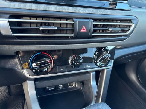 Used 2023 Kia Seltos LX image 27