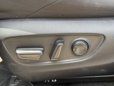 Used 2022 Toyota RAV4 SE AWD/4WD image 28