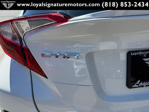 Used 2018 Toyota C-HR XLE FWD image 7