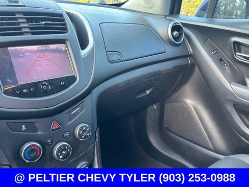 Used 2015 Chevrolet Trax LS FWD image 15