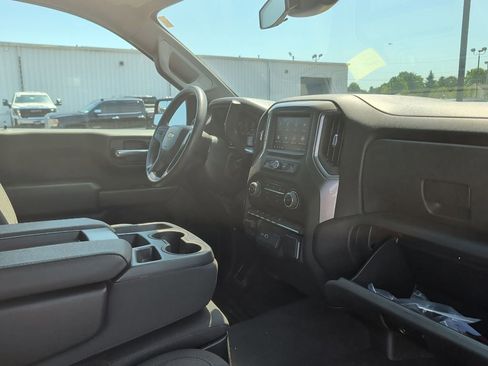 Used 2023 Chevrolet Silverado 1500 Custom AWD/4WD image 8