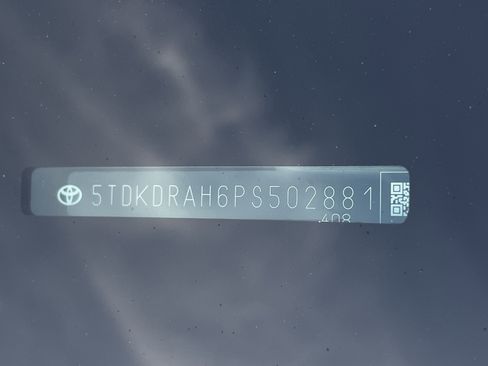 Used 2023 Toyota Highlander L image 35