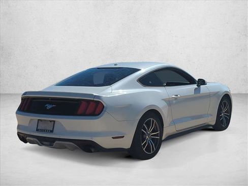 Used 2017 Ford Mustang Premium image 4