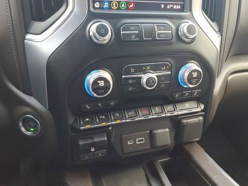 Used 2019 GMC Sierra 1500 SLT w/ SLT Premium Plus Package image 18