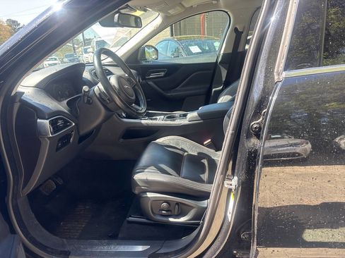 Used 2017 Jaguar F-PACE Prestige AWD/4WD image 12