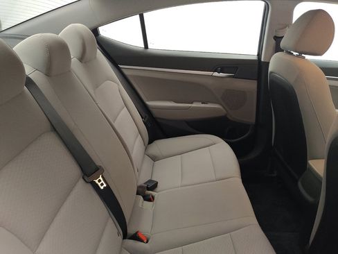 Used 2020 Hyundai Elantra SE image 19
