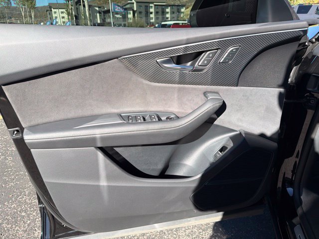 Used 2024 Audi SQ8 Prestige w/ Prestige Package AWD/4WD image 25