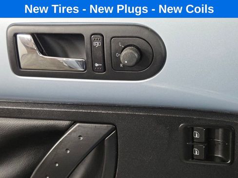 Used 2010 Volkswagen Beetle Coupe image 18