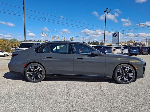 New 2026 BMW i7 xDrive60 AWD/4WD image 8